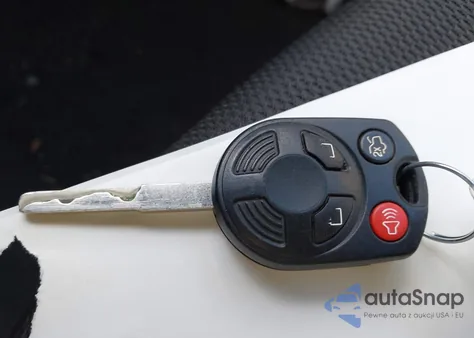 2014 Ford Focus Se z USA, uszkodzony, nr VIN 1FADP3F25EL434448